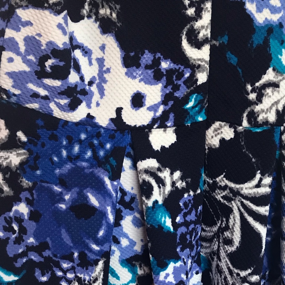 Dex brand pleated floral dress sz small - Picture 5 of 8